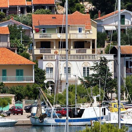 Apartments By The Sea Jezera, Murter - 5063 Kültér fotó
