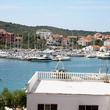 Apartments By The Sea Jezera, Murter - 5063 Kültér fotó