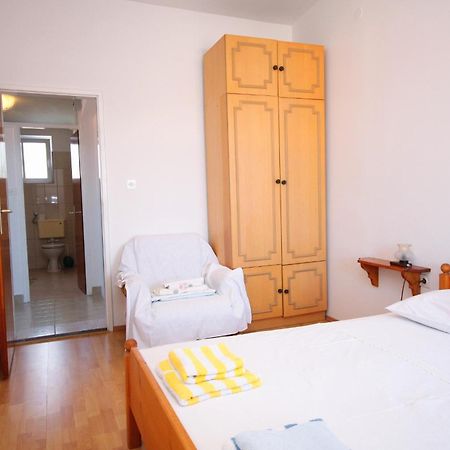 Apartments By The Sea Jezera, Murter - 5063 Szoba fotó