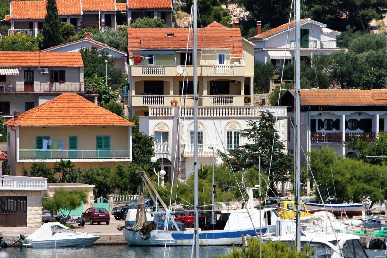 Apartments By The Sea Jezera, Murter - 5063 Kültér fotó