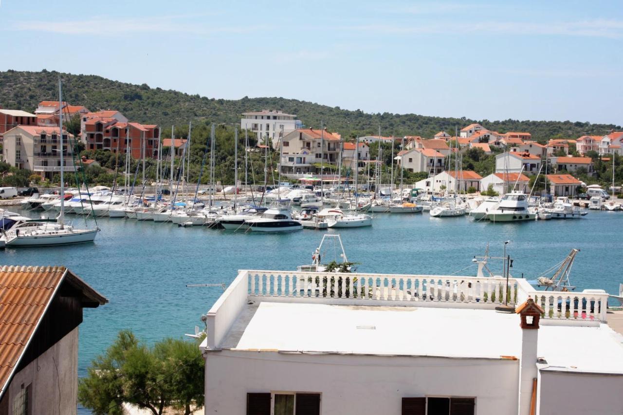 Apartments By The Sea Jezera, Murter - 5063 Kültér fotó