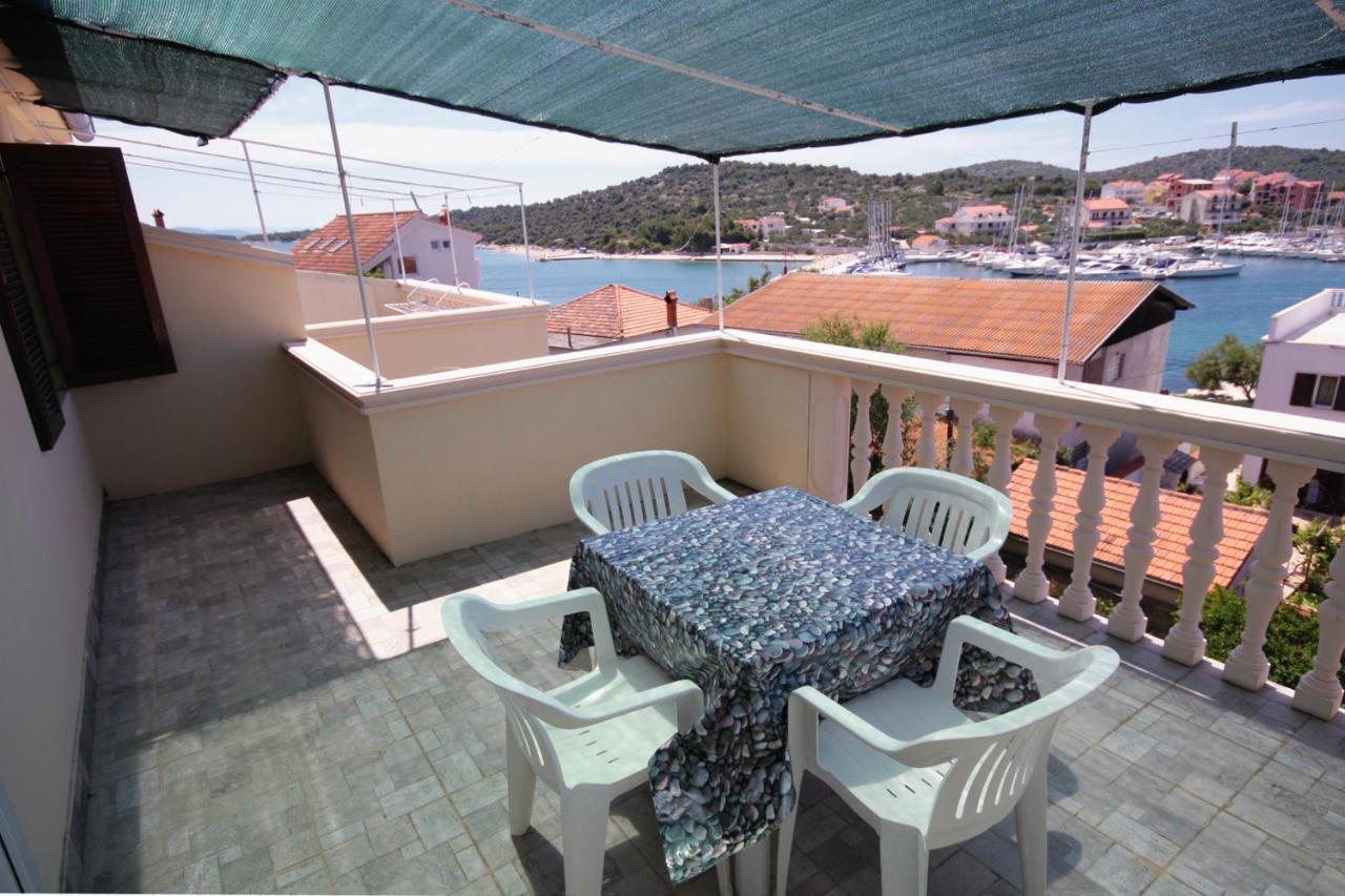 Apartments By The Sea Jezera, Murter - 5063 Kültér fotó