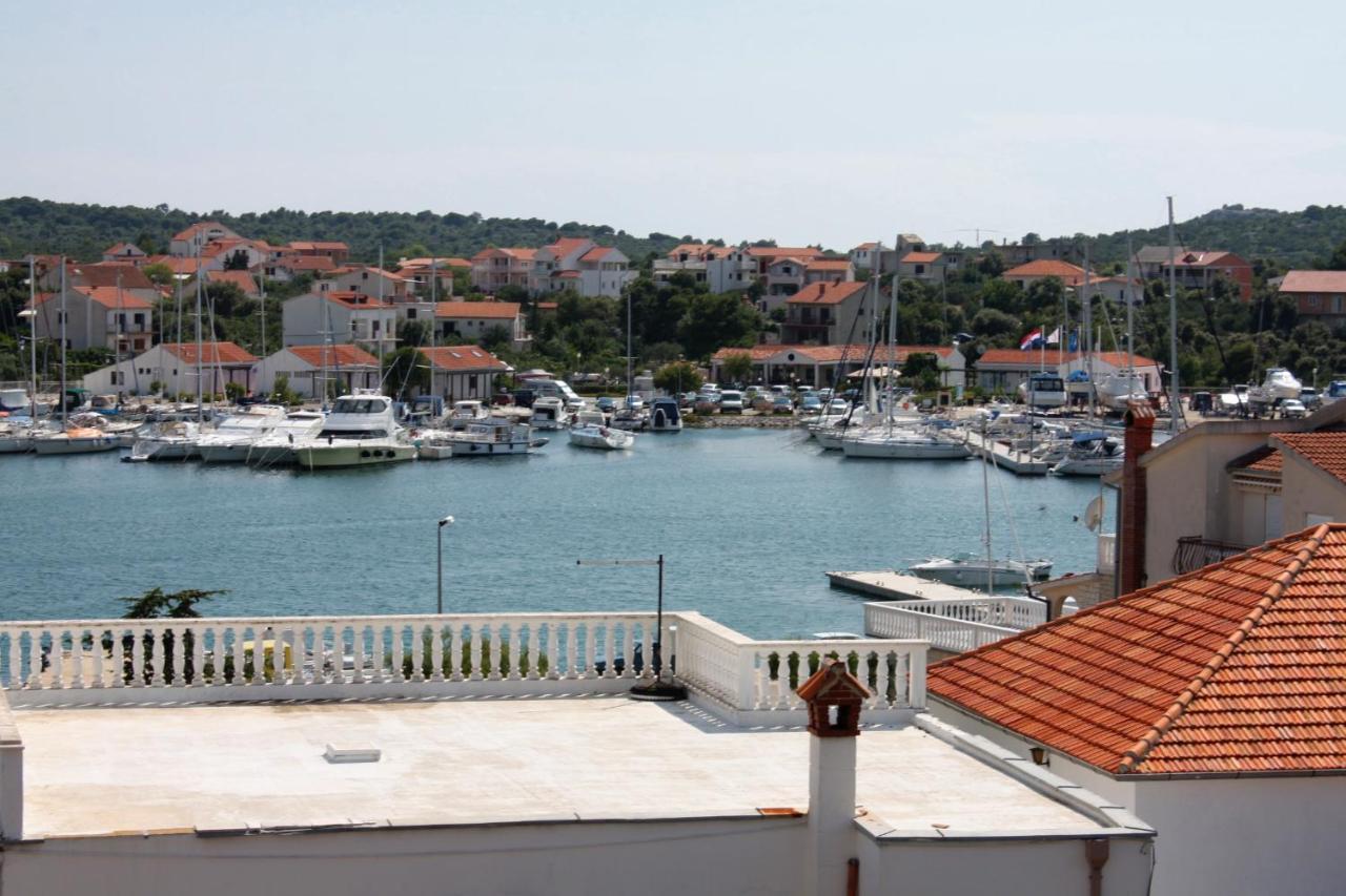Apartments By The Sea Jezera, Murter - 5063 Kültér fotó