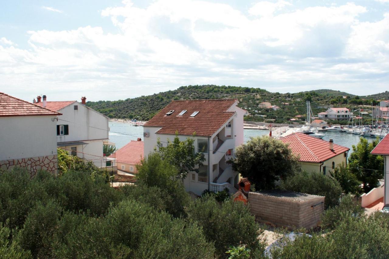 Apartments By The Sea Jezera, Murter - 5063 Kültér fotó